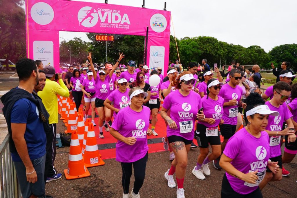 Corrida pela Vida reúne mil participantes em mobilização contra a violência e o feminicídio