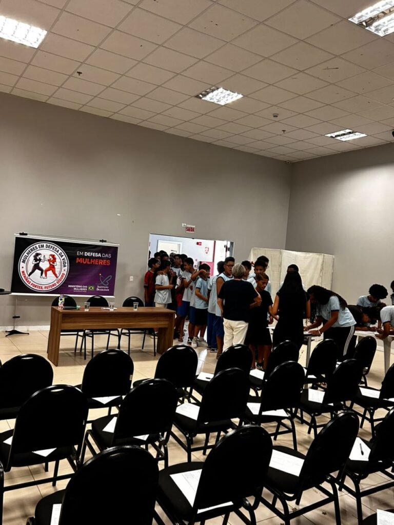 Projeto Mulheres em Defesa da Vida realiza primeira ação em escola pública do Distrito Federal