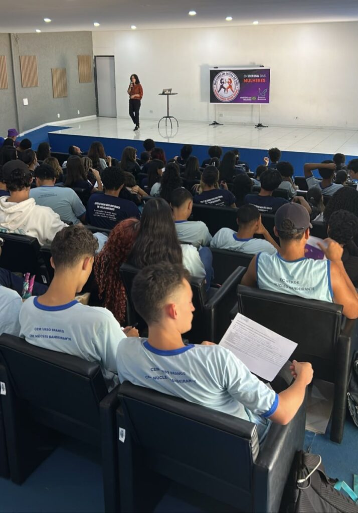 Projeto Mulheres em Defesa da Vida na Escola Urso Branco
