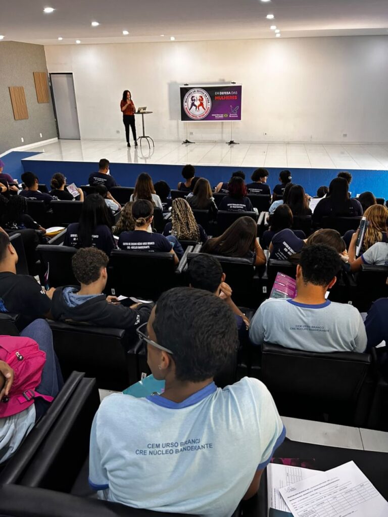 Projeto Mulheres em Defesa da Vida na Escola Urso Branco