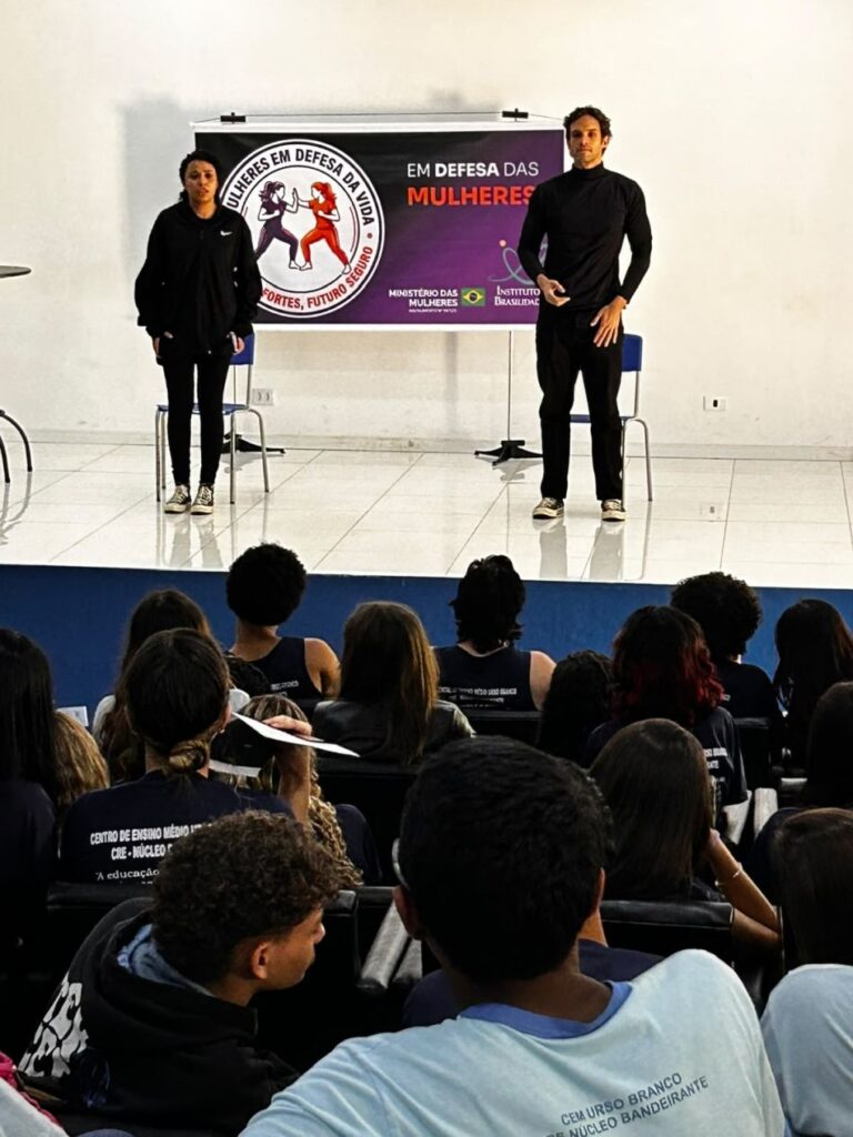 Projeto Mulheres em Defesa da Vida na Escola Urso Branco